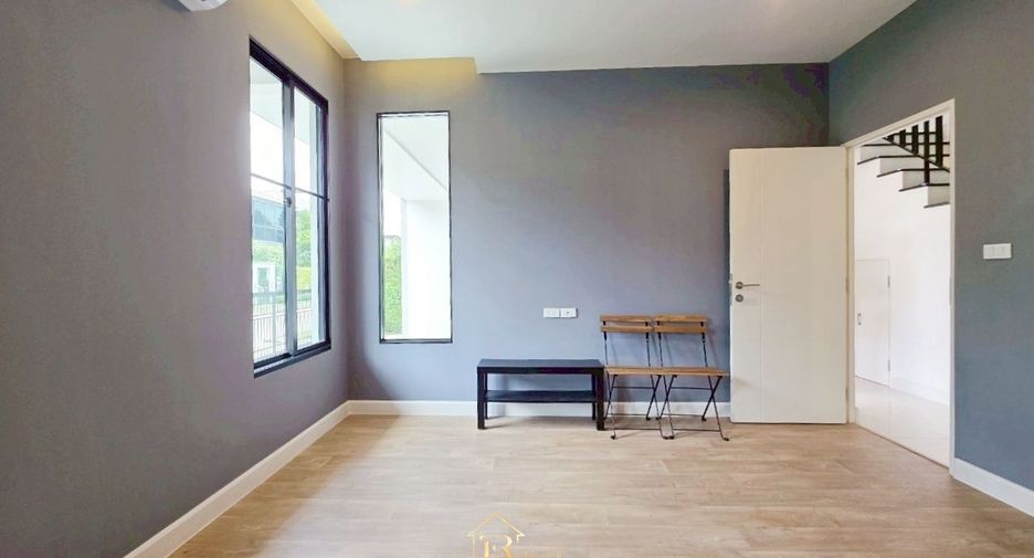 Haus zum Kauf mit 4 Zimmer in Pak Kret, Nonthaburi