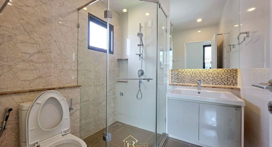 Haus zum Kauf mit 4 Zimmer in Pak Kret, Nonthaburi