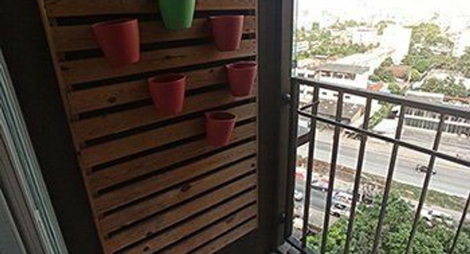 For sale 1 bed condo in Thon Buri, Bangkok