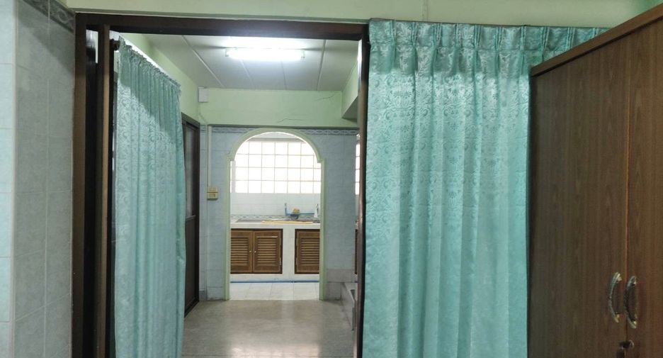 For sale 2 bedrooms townhouse in Mueang Nakhon Pathom, Nakhon Pathom