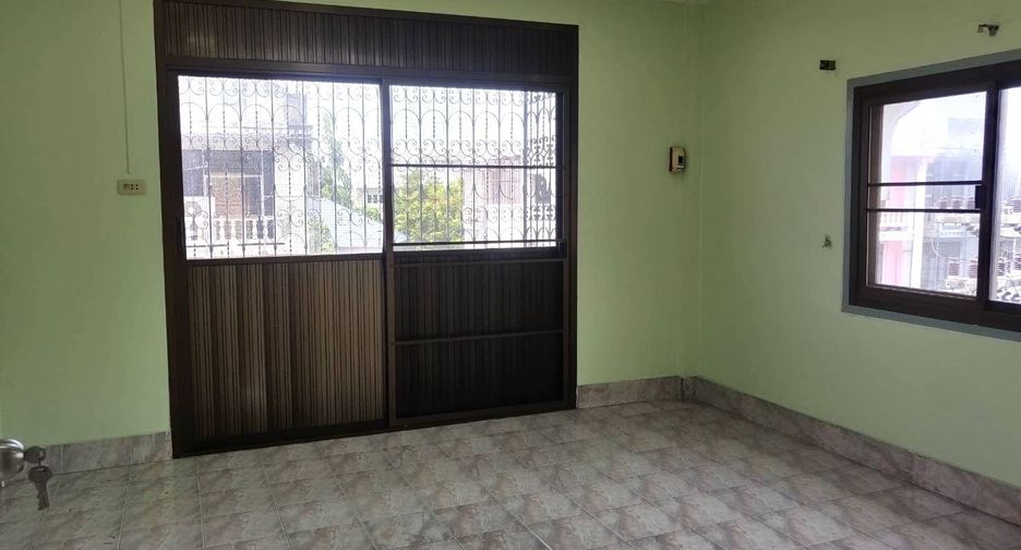 For sale 2 bedrooms townhouse in Mueang Nakhon Pathom, Nakhon Pathom