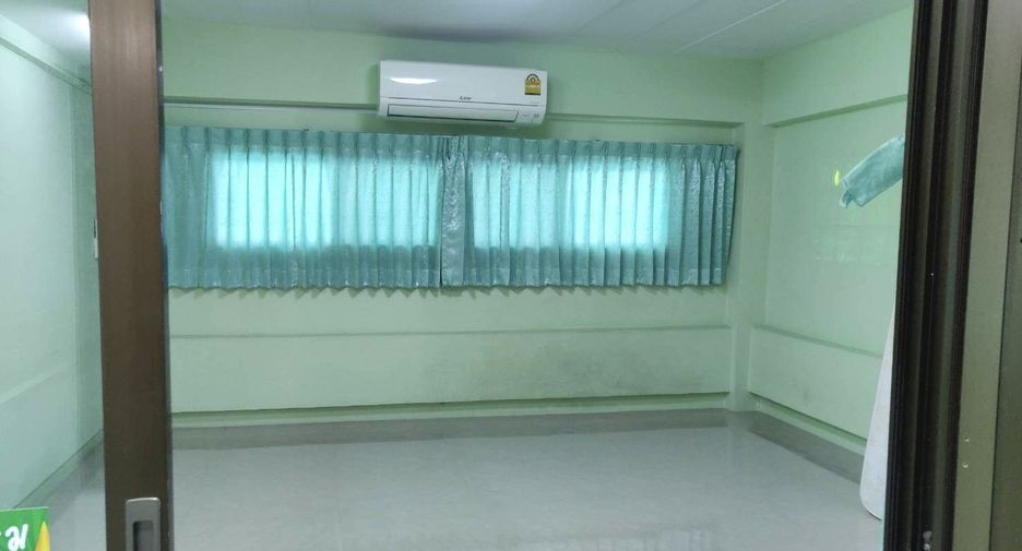 For sale 2 bedrooms townhouse in Mueang Nakhon Pathom, Nakhon Pathom
