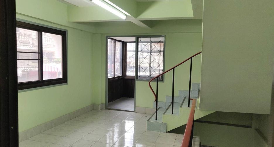 For sale 2 bedrooms townhouse in Mueang Nakhon Pathom, Nakhon Pathom