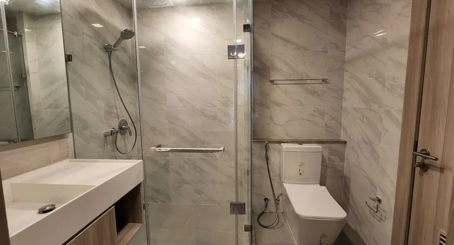 For sale and for rent 1 bed condo in Watthana, Bangkok