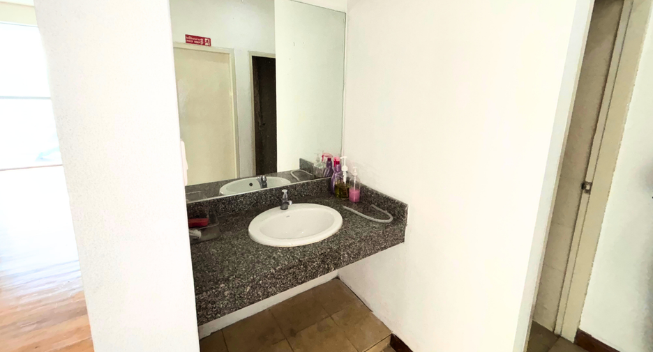 For rent office in Pak Kret, Nonthaburi