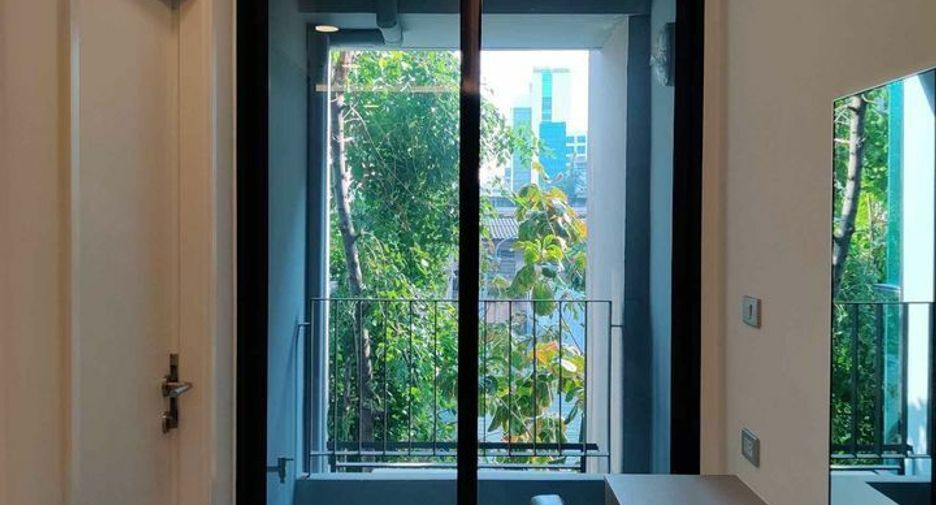 For sale 1 bed condo in Khlong Toei, Bangkok