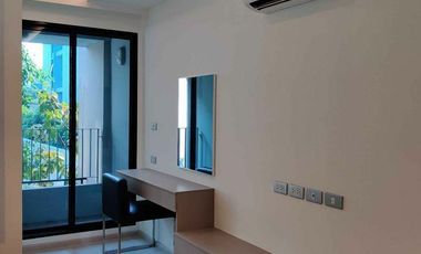For sale 1 bed condo in Khlong Toei, Bangkok
