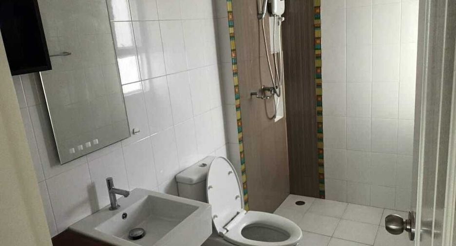 Casa en alquiler de 3 habitaciones en Mueang Nonthaburi, Nonthaburi