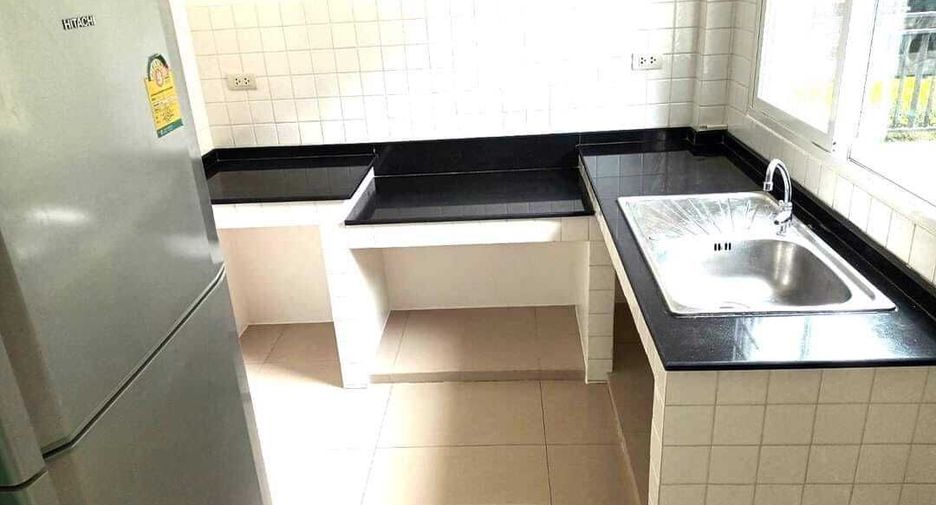 Casa en alquiler de 3 habitaciones en Mueang Nonthaburi, Nonthaburi