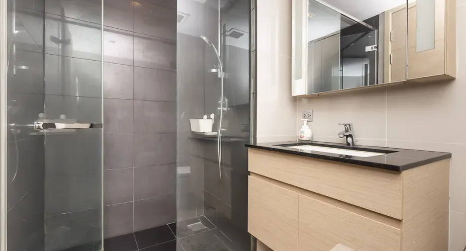 For rent and for sale 2 bedrooms condo in Watthana, Bangkok