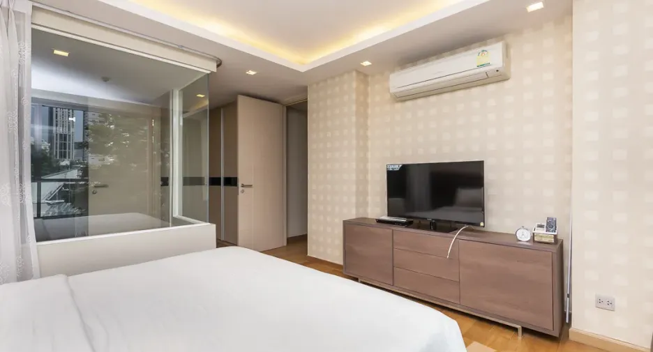 For rent and for sale 2 bedrooms condo in Watthana, Bangkok