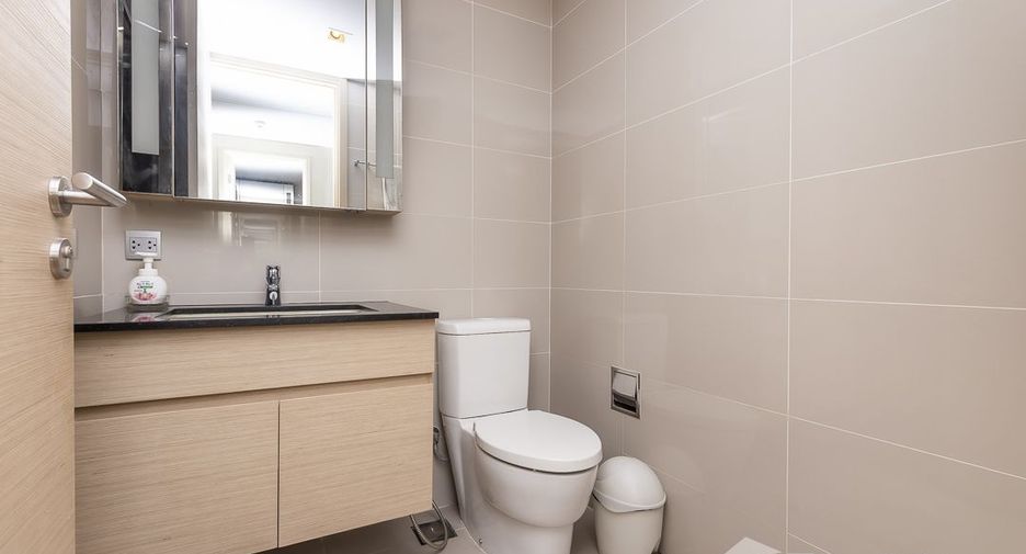 For sale and for rent 2 bedrooms condo in Watthana, Bangkok