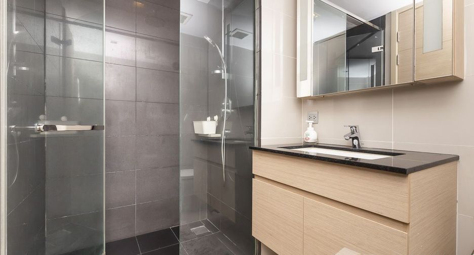 For sale and for rent 2 bedrooms condo in Watthana, Bangkok