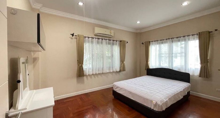 For rent 4 bedrooms house in Mueang Nonthaburi, Nonthaburi
