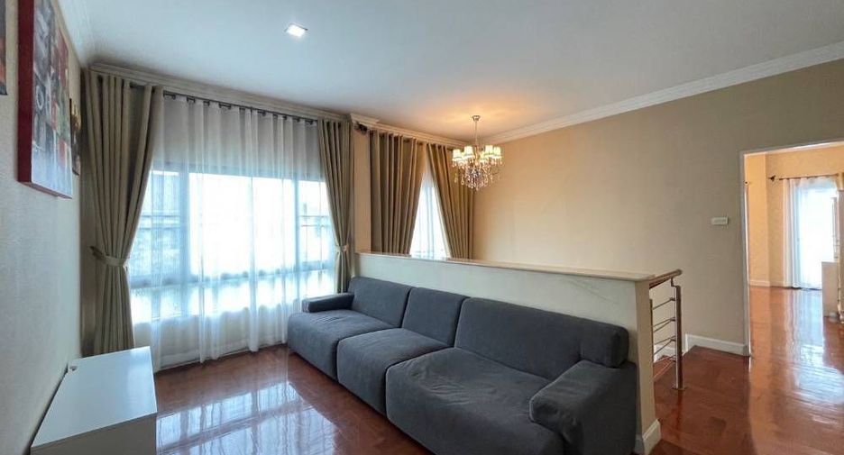 For rent 4 bedrooms house in Mueang Nonthaburi, Nonthaburi