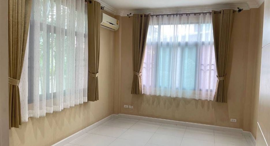 For rent 4 bedrooms house in Mueang Nonthaburi, Nonthaburi