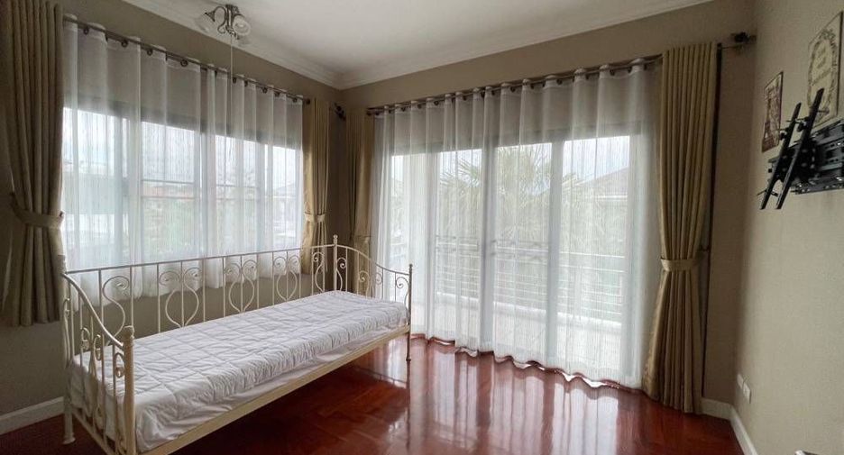 For rent 4 bedrooms house in Mueang Nonthaburi, Nonthaburi