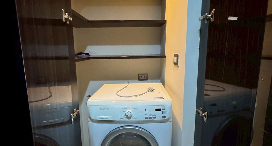 For sale 1 bed condo in Watthana, Bangkok