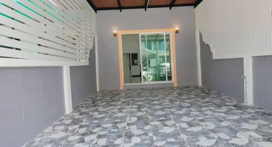 À vendre 2 chambres maison de ville à Lat Lum Kaeo, Pathum Thani