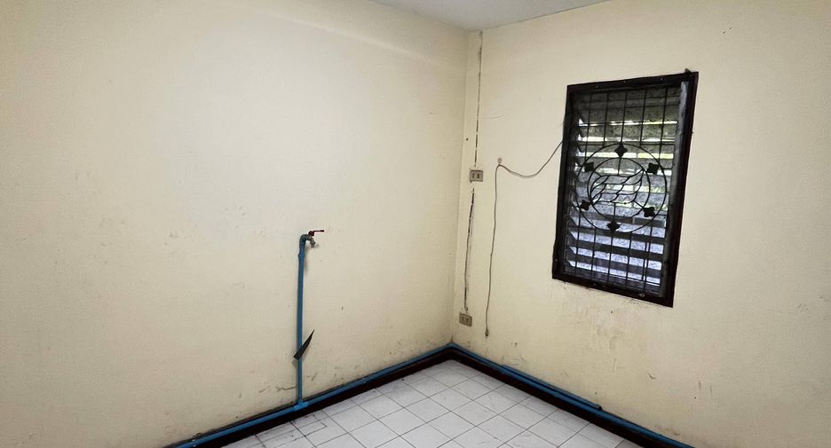 For sale 3 bedrooms house in Khlong Luang, Pathum Thani