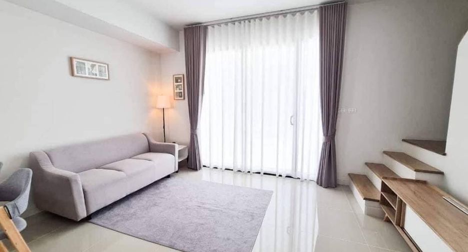 For rent 3 bedrooms townhouse in Mueang Pathum Thani, Pathum Thani