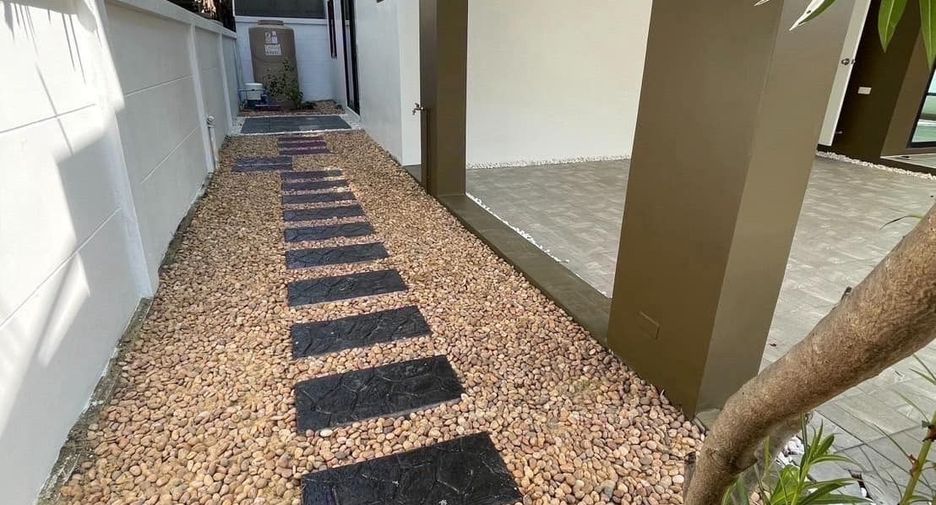 For sale 4 bedrooms house in Mueang Samut Sakhon, Samut Sakhon