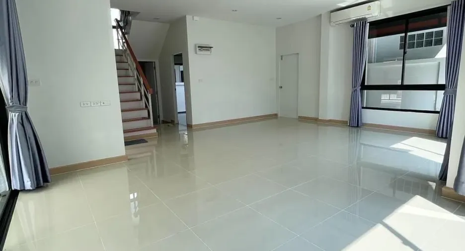For sale 4 bedrooms house in Mueang Samut Sakhon, Samut Sakhon