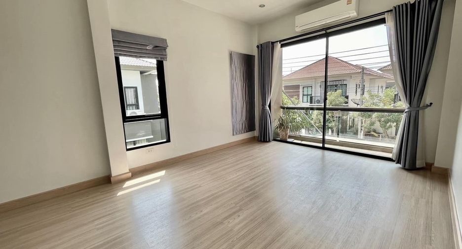 For sale 4 bedrooms house in Mueang Samut Sakhon, Samut Sakhon