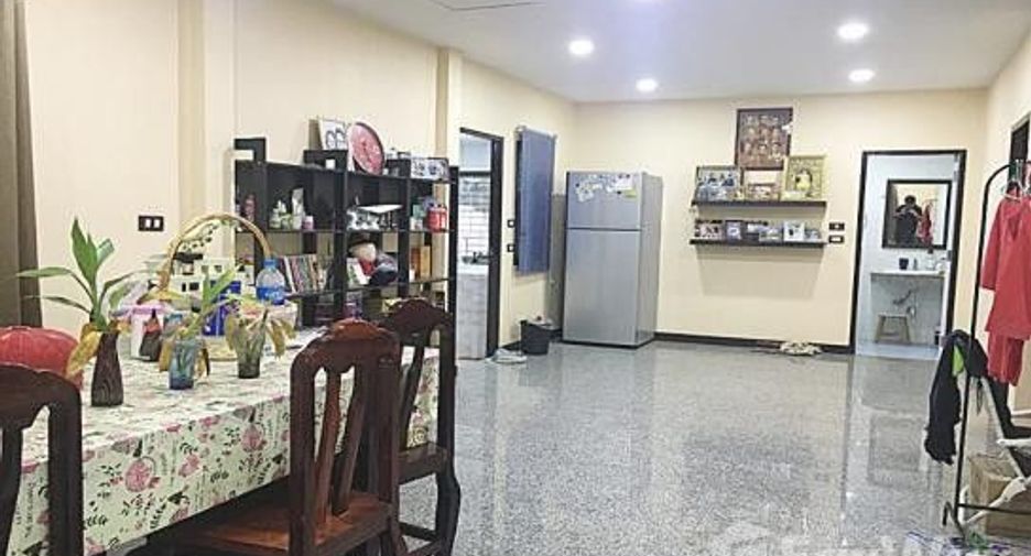 For sale 4 bedrooms house in Thanyaburi, Pathum Thani