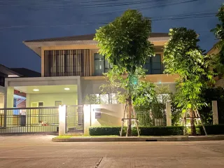 出售 和 出租 4 卧室 独立屋 在 Mueang Pathum Thani, Pathum Thani