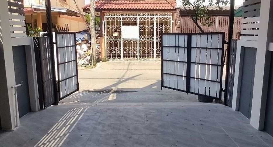 For sale 2 bedrooms townhouse in Lam Luk Ka, Pathum Thani