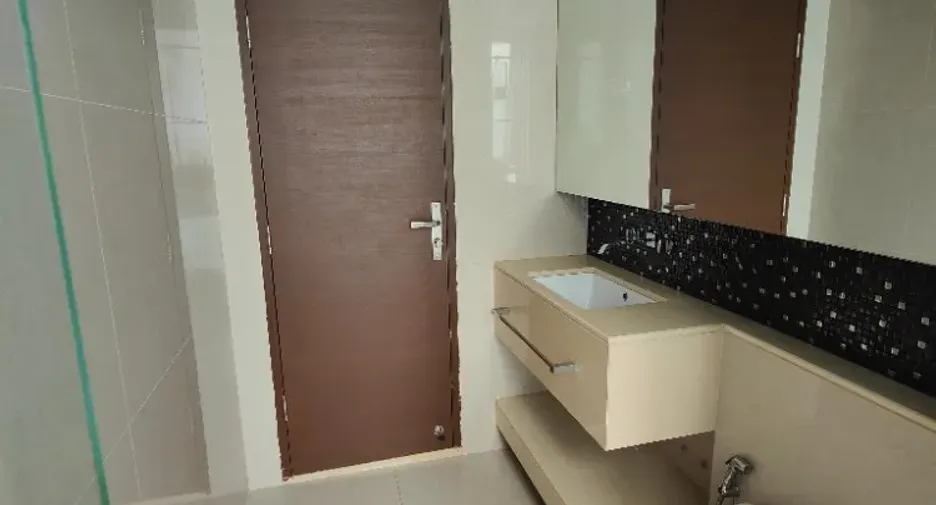For rent and for sale 2 bedrooms condo in Watthana, Bangkok