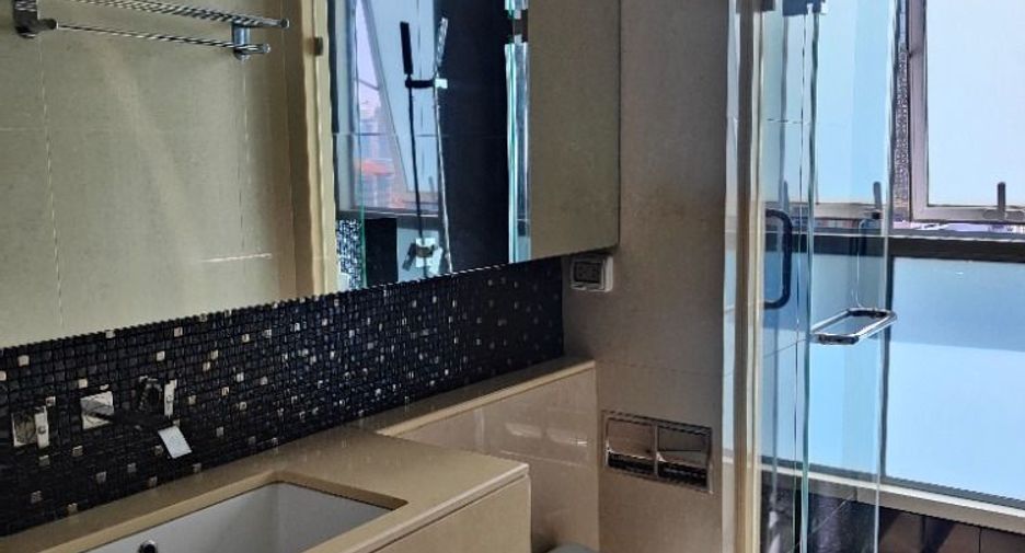 For rent and for sale 2 bedrooms condo in Watthana, Bangkok
