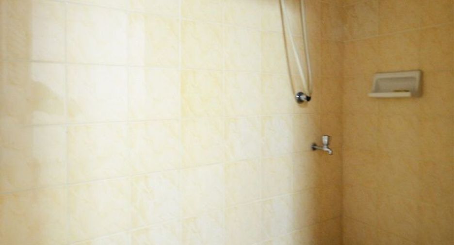 For sale 4 bedrooms townhouse in Bangkok Noi, Bangkok