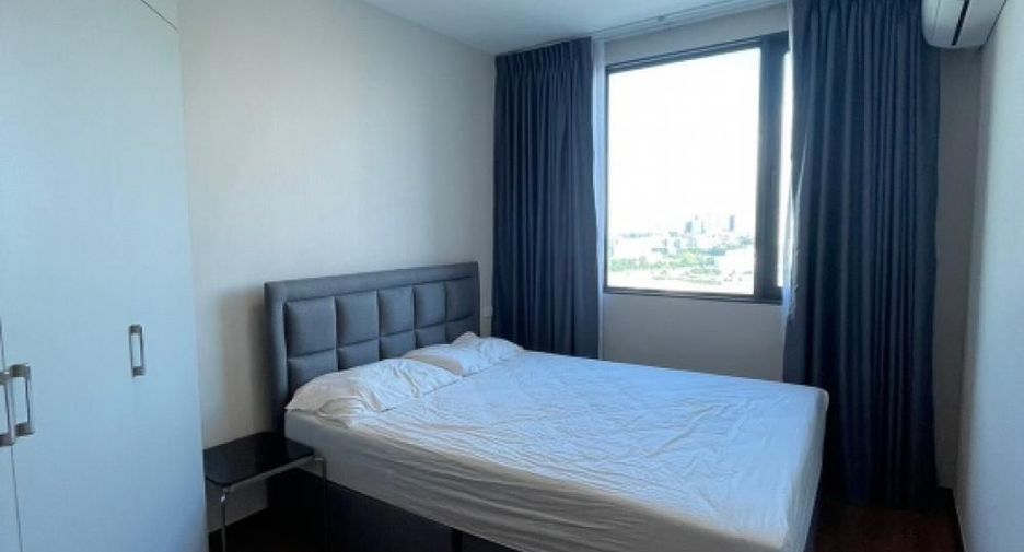 For sale 2 bedrooms condo in Huai Khwang, Bangkok