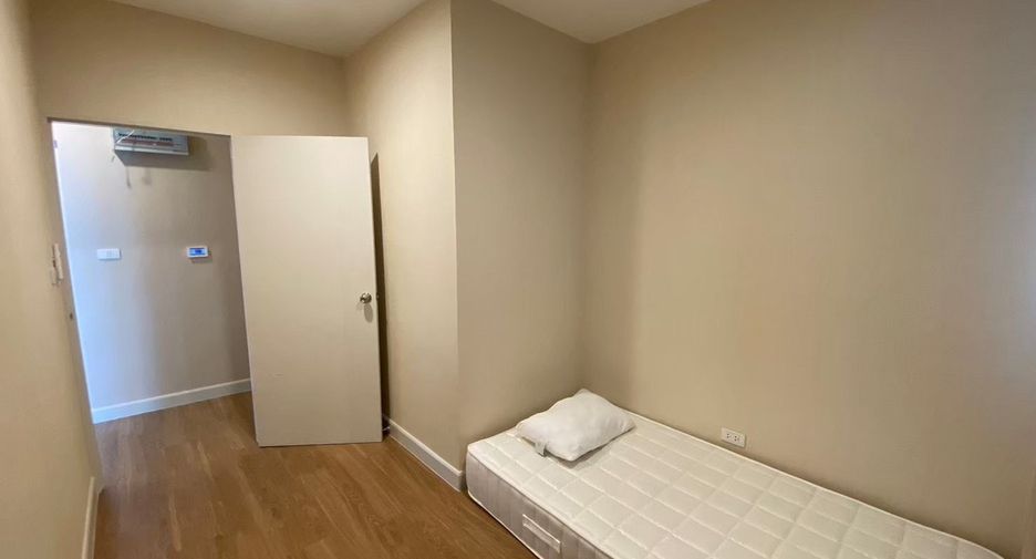 Reihenhaus zum Kauf und zur Miete mit 3 Zimmer in Bang Kruai, Nonthaburi