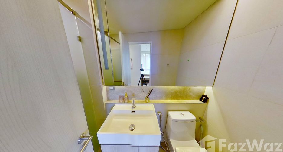 For sale 2 bedrooms condo in Khlong Toei, Bangkok