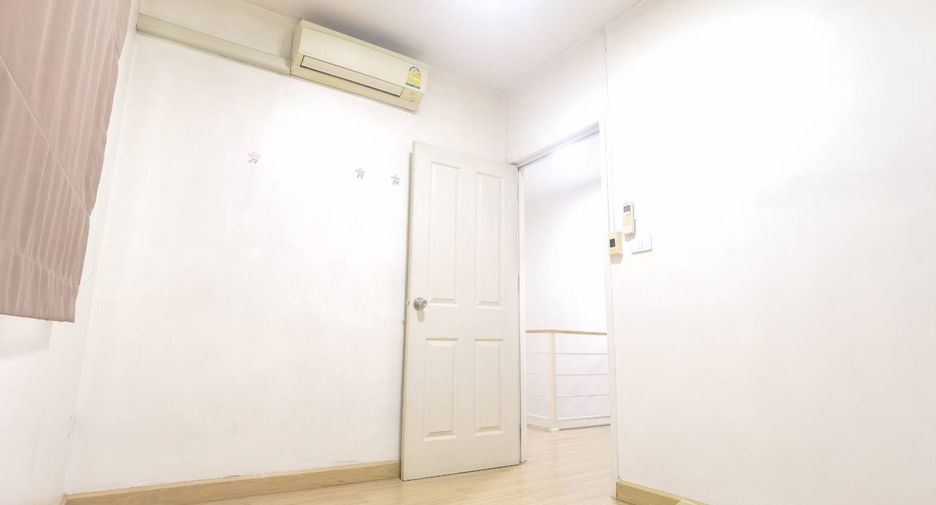 For sale 3 bedrooms townhouse in Mueang Pathum Thani, Pathum Thani