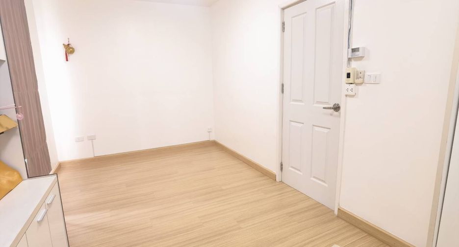 For sale 3 bedrooms townhouse in Mueang Pathum Thani, Pathum Thani