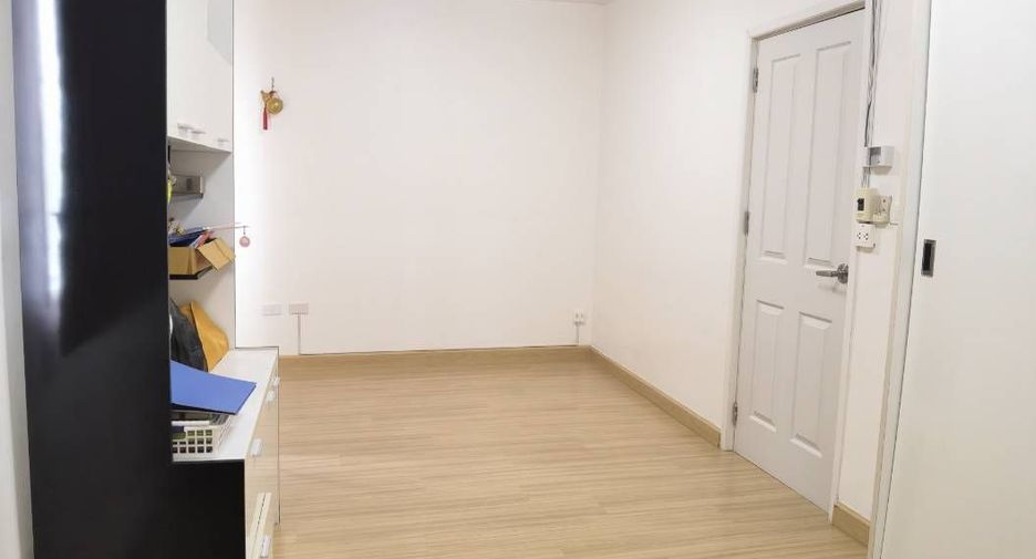 For sale 3 bedrooms townhouse in Mueang Pathum Thani, Pathum Thani