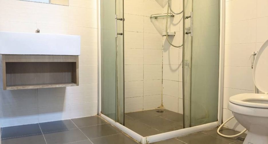 For sale 3 bedrooms townhouse in Mueang Pathum Thani, Pathum Thani