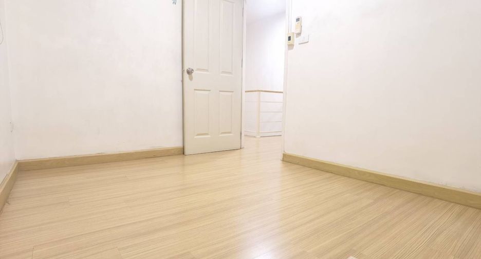 For sale 3 bedrooms townhouse in Mueang Pathum Thani, Pathum Thani