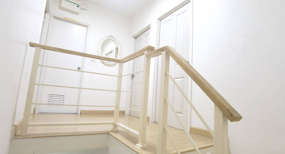 For sale 3 bedrooms townhouse in Mueang Pathum Thani, Pathum Thani