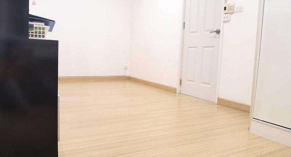 For sale 3 bedrooms townhouse in Mueang Pathum Thani, Pathum Thani