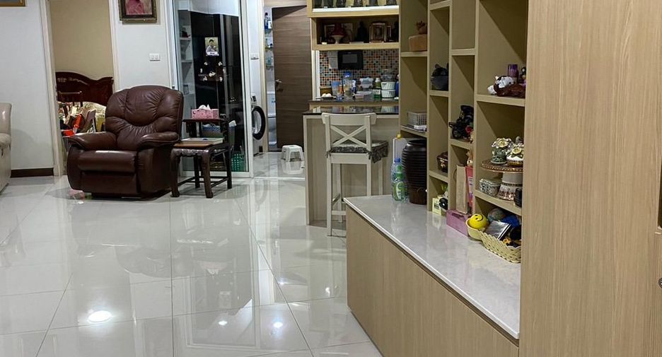 For sale 2 bedrooms condo in Yan Nawa, Bangkok