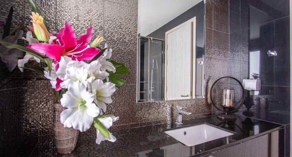 For sale 2 bedrooms condo in Khlong Toei, Bangkok