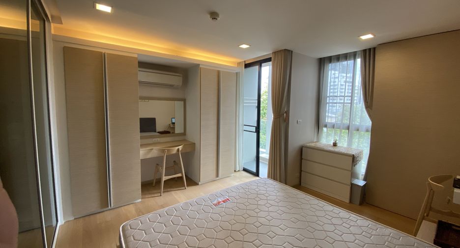 For sale 1 bed condo in Khlong Toei, Bangkok