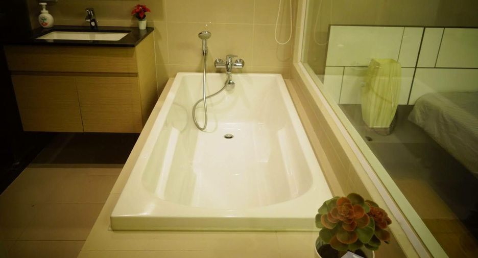 For sale 1 bed condo in Watthana, Bangkok