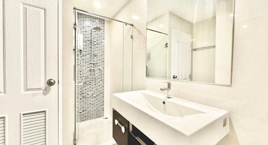 For sale 1 bed condo in Bang Na, Bangkok