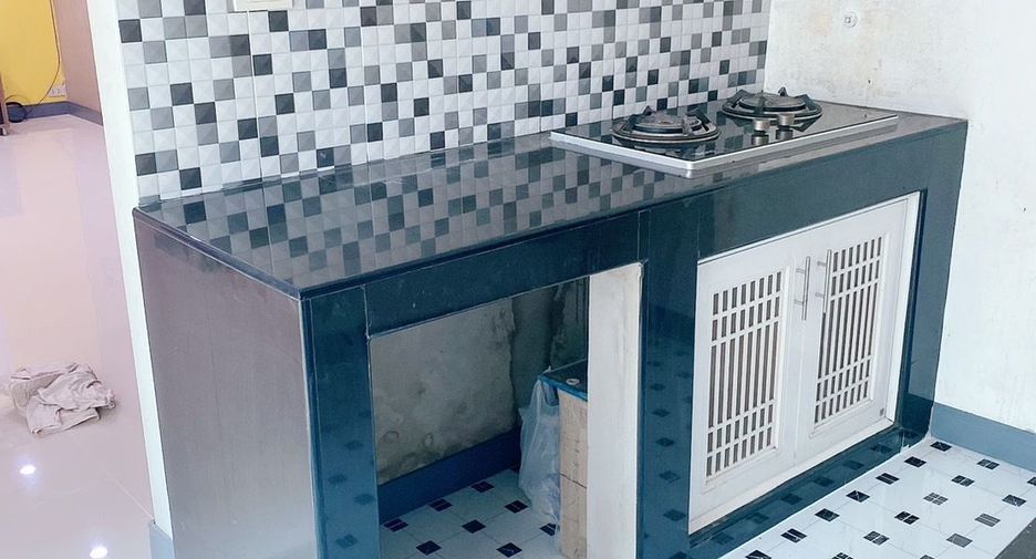 For rent 3 bedrooms townhouse in Mueang Nonthaburi, Nonthaburi